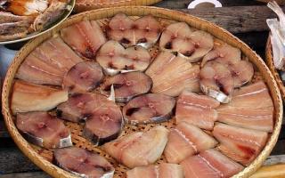 Najlepsze i najprostsze przepisy na solenie makreli w domu