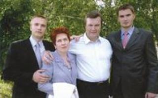 Погиб сын Януковича: История любви политика Скандал в аэропорту